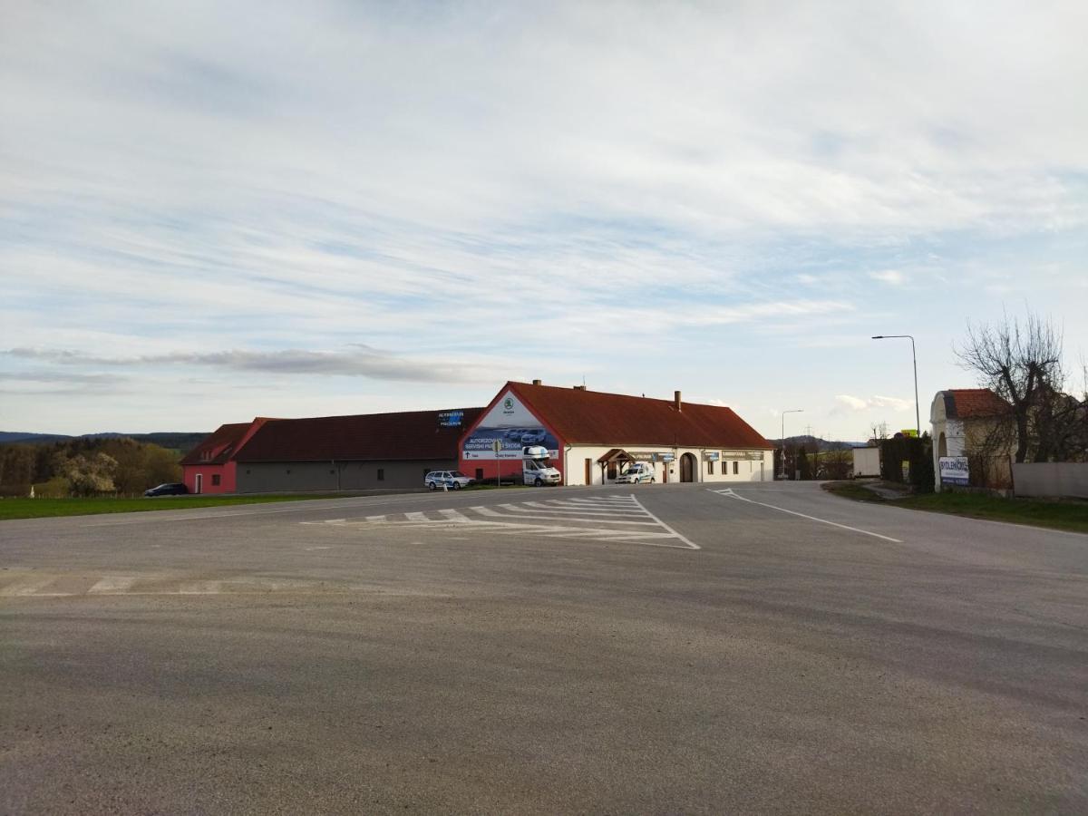 Penzion Janousek Motorsport Cesky Krumlov Prisecna Exterior photo